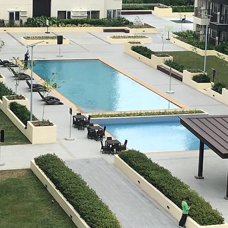 אילוילו Spacious 2 Bedroom Condo Unit For Rent מראה חיצוני תמונה