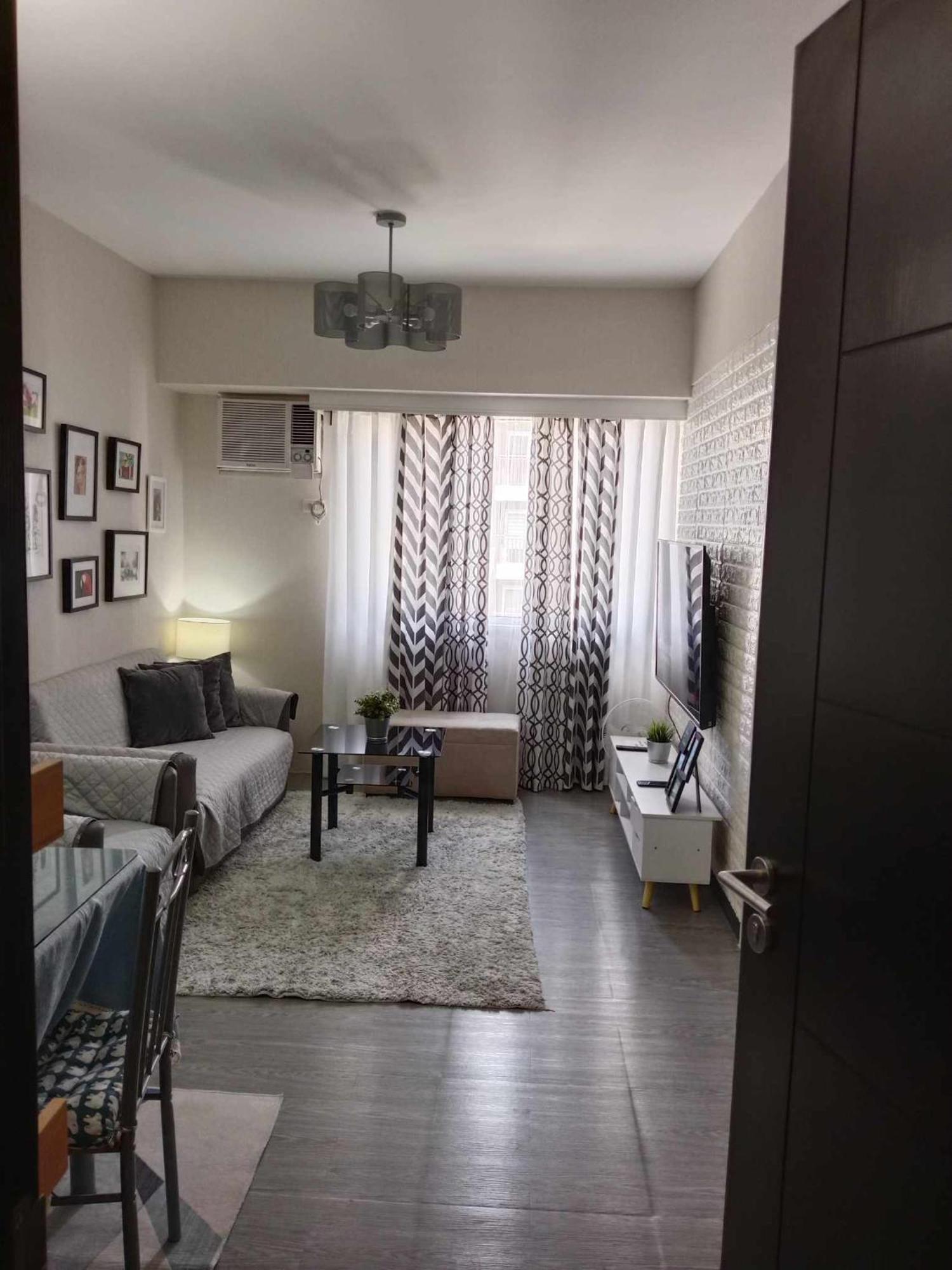 אילוילו Spacious 2 Bedroom Condo Unit For Rent מראה חיצוני תמונה