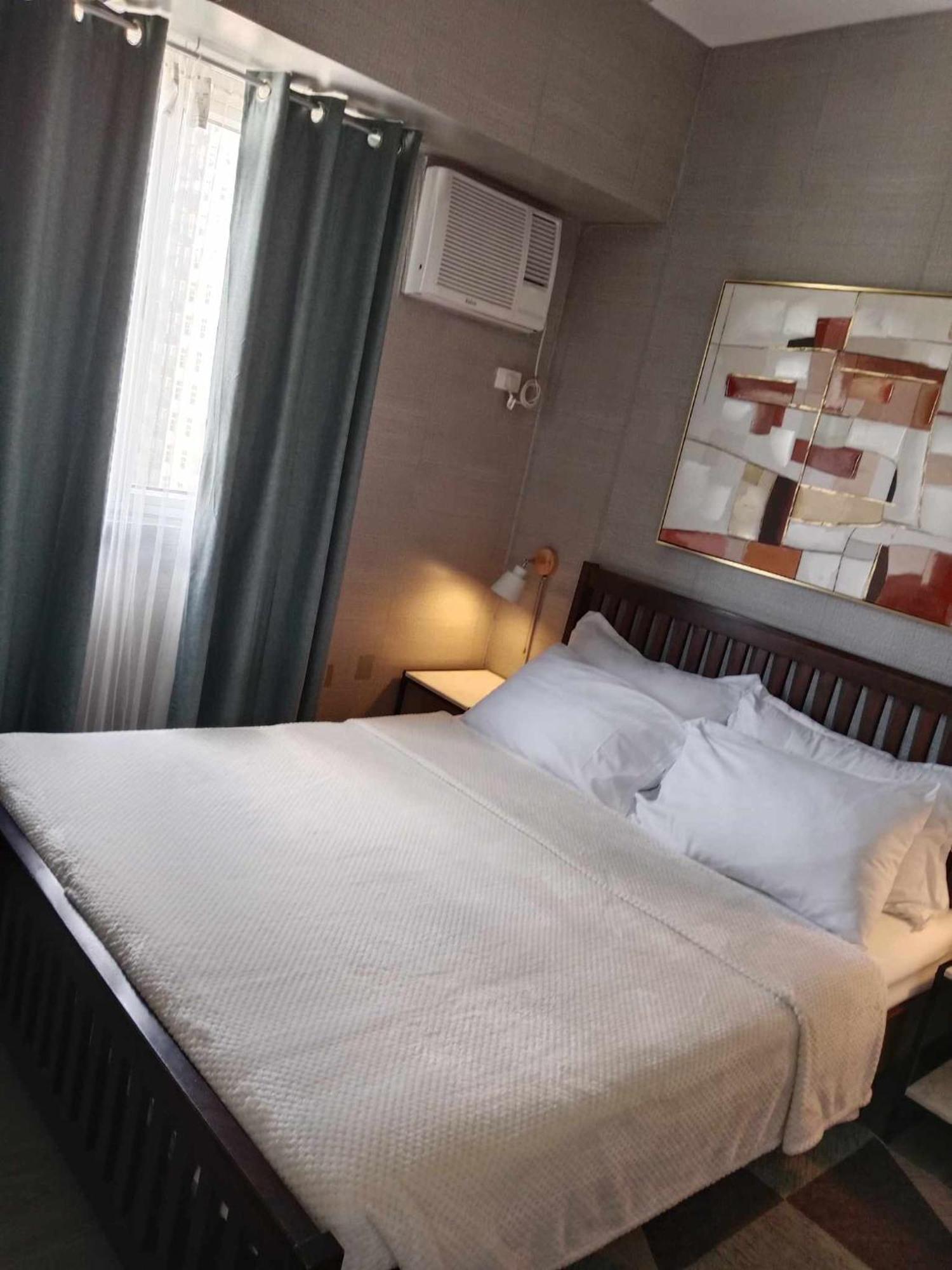 אילוילו Spacious 2 Bedroom Condo Unit For Rent מראה חיצוני תמונה