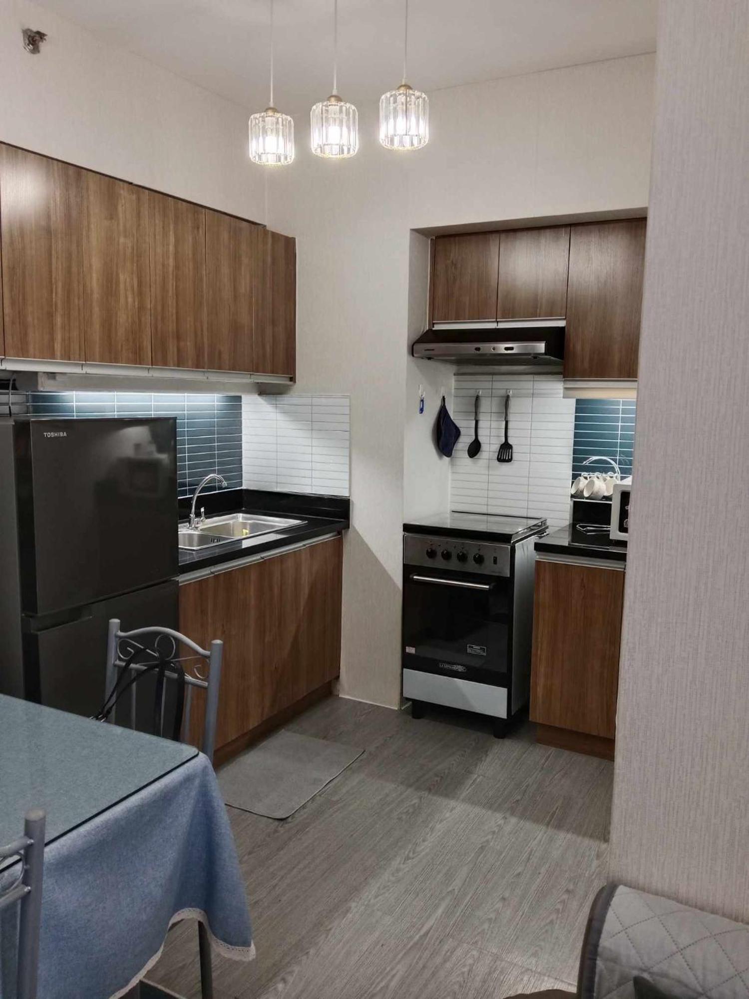 אילוילו Spacious 2 Bedroom Condo Unit For Rent מראה חיצוני תמונה