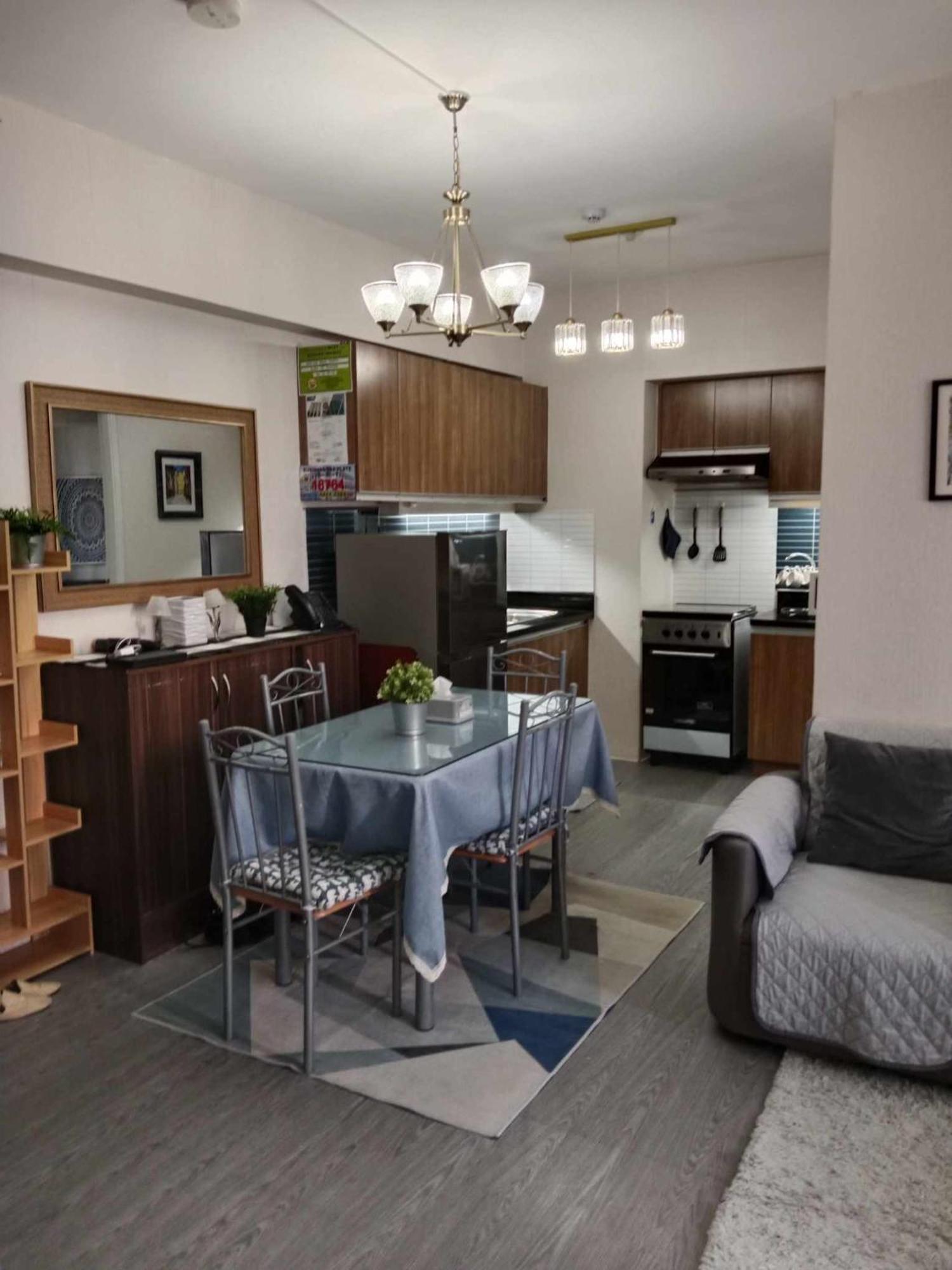 אילוילו Spacious 2 Bedroom Condo Unit For Rent מראה חיצוני תמונה