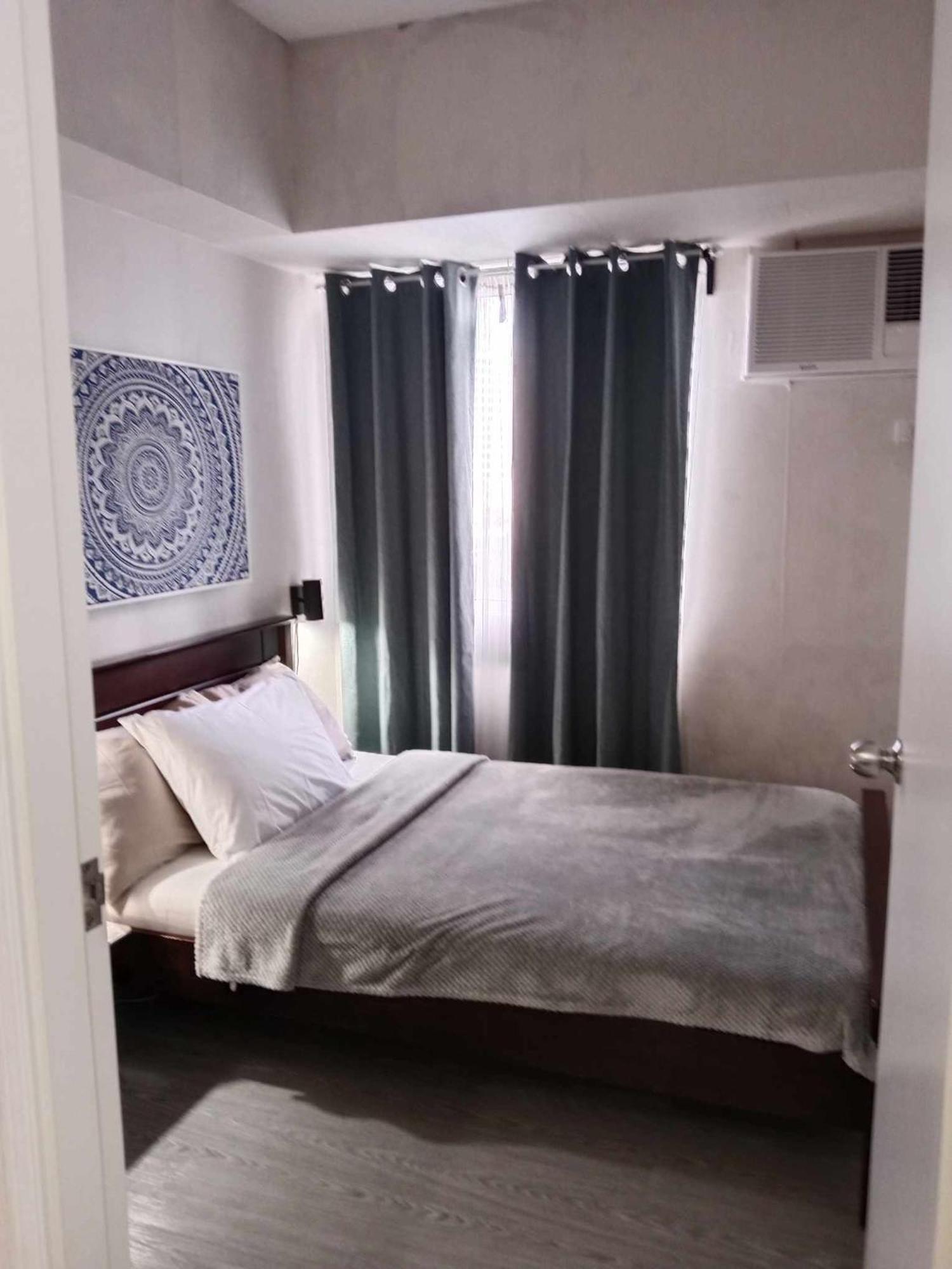 אילוילו Spacious 2 Bedroom Condo Unit For Rent מראה חיצוני תמונה