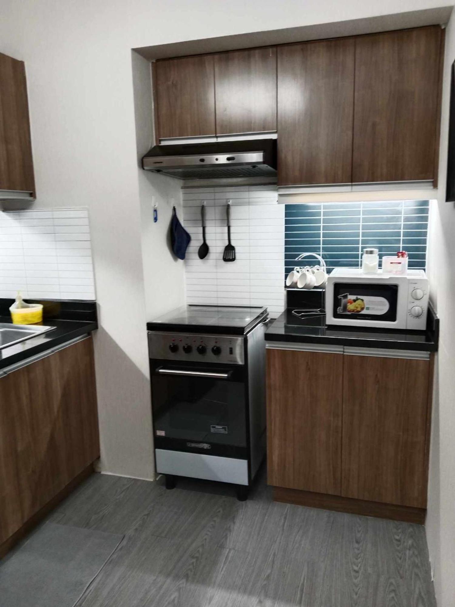 אילוילו Spacious 2 Bedroom Condo Unit For Rent מראה חיצוני תמונה